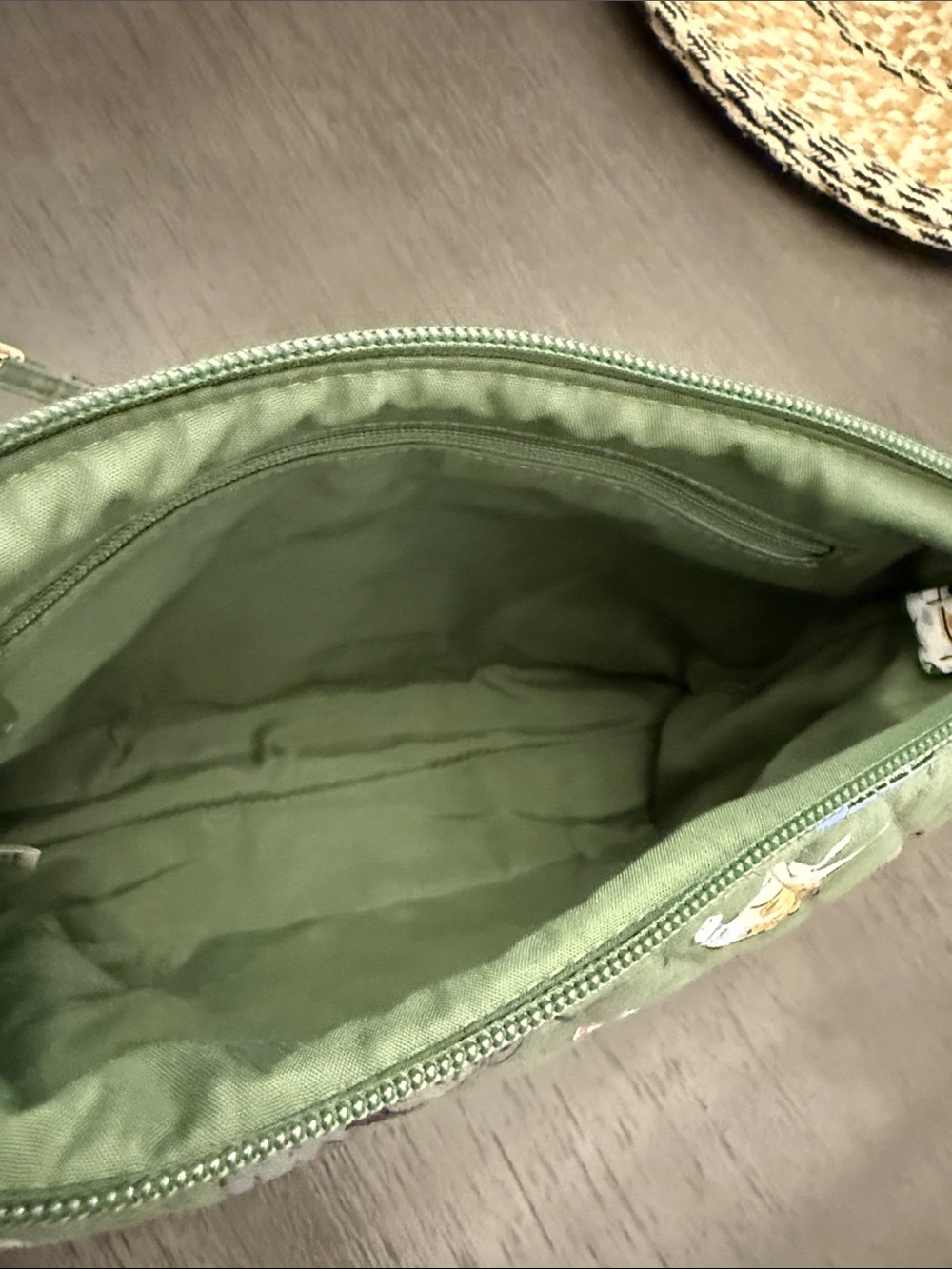 Vera Bradley Quilted Olive Dog Print Shoulder Bag - Picture 6 of 13